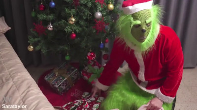 Sara Taylor, Danny White - ATOGP Anal Threesome With The Grinch Gets Out Of Hand And I End Up With My Mouth Full Of Hot Cum