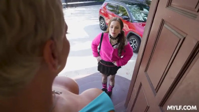 Kaden Kole, Haley Spades - Polar Opposites: Tiny Girlfriend Vs The Big Dom-Mom 26 04 2026