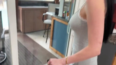 Violett Voss - Sexy Step Momm Learns To Have Fun