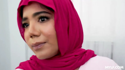 Diabella Eclair - Wet Through Her Yoga Pants: Hijabi Mylf Fucks Her Trainer In Secret 14 05 2026