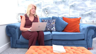 Cassandra Seduces The IT Guy For A Steep Discount 09 06 2026
