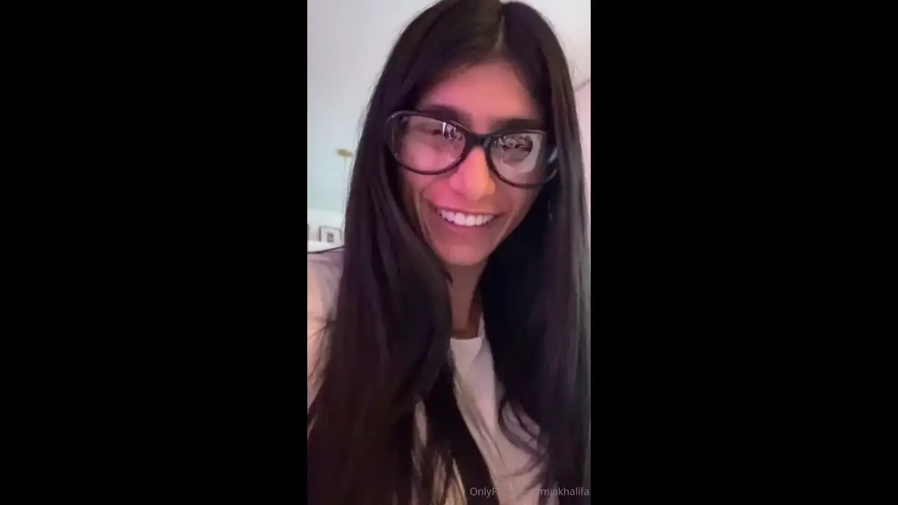 Mia Khalifa - Eating Sushi Naked And Trying On Heels On My Feet - Watch Latest Porn Video at ePornHome.com for Free.