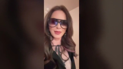 Emily Addison, Keiran - Hotel Hook Up