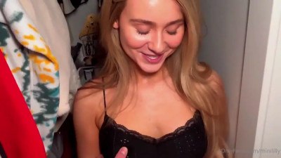 MiniLilly - Sex In The Closet