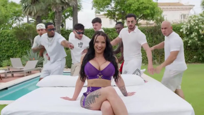 Jolee Love - Amateur Curvy German Gets Hardcore DP Anal Gangbang