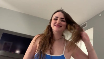 Lilibet Saunders - Fucks Her Lucky Fan
