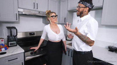 OnlyFans Kianna Dior - Slutty Realtor Was Selling A New Property And Wanted To Seal To Deal