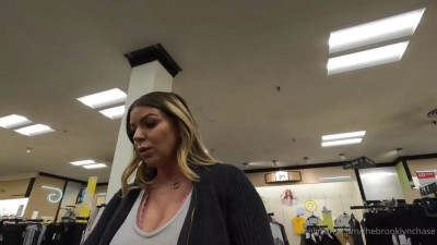 Brooklyn Chase - Fucks In The Mall