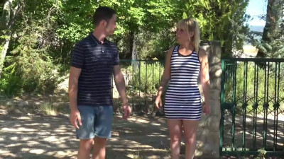 JacquieEtMichelTV Lenny Is Feeling A Little Hot 25 08 2026