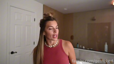 Mckenzi Blake - She Loves Face Sitting And Squirting Hard Fuck With Cheating GF