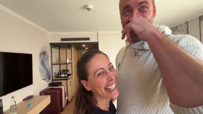 Cherie DeVille - Ends In Face Covered In The Moneyshot