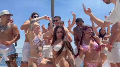 Jolee Love, Yasmina Khan, Daisy Fay, Ema Ribeiro, Emily Pink, Hailey Hope, Luiza Marcato, Roma Amor, Rossa Vaxx - No Rules Yacht Orgy
