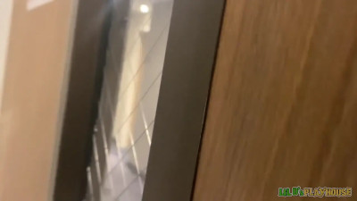 Queen Rogue - Gives Hotel Head