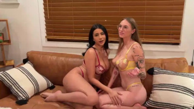Angel Youngs, Roxie Sinner - Passionate Kisses Till Wet Pussy Play