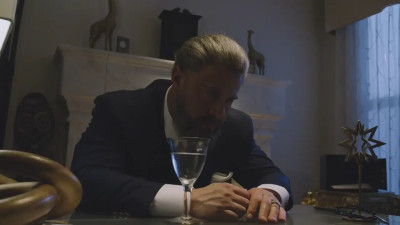 Nicole Kitt, Vicki Chase - Chapter 4: Proximity To Power