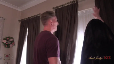 Josephine James - Finds An Alternative To Paying The Decorator 2024 07 10