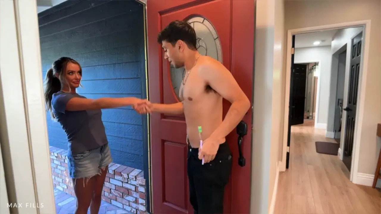 Linzee Ryder - Roommates MILF Mom Cums Into My Room - Watch Latest Porn Video at ePornHome.com for Free.