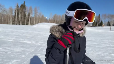 Eva Elfie - Creampie In Snow Mountains