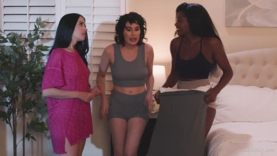 Alex Coal, Olive Glass, Nicole Kitt - Room Enough For Three 06 02 2025