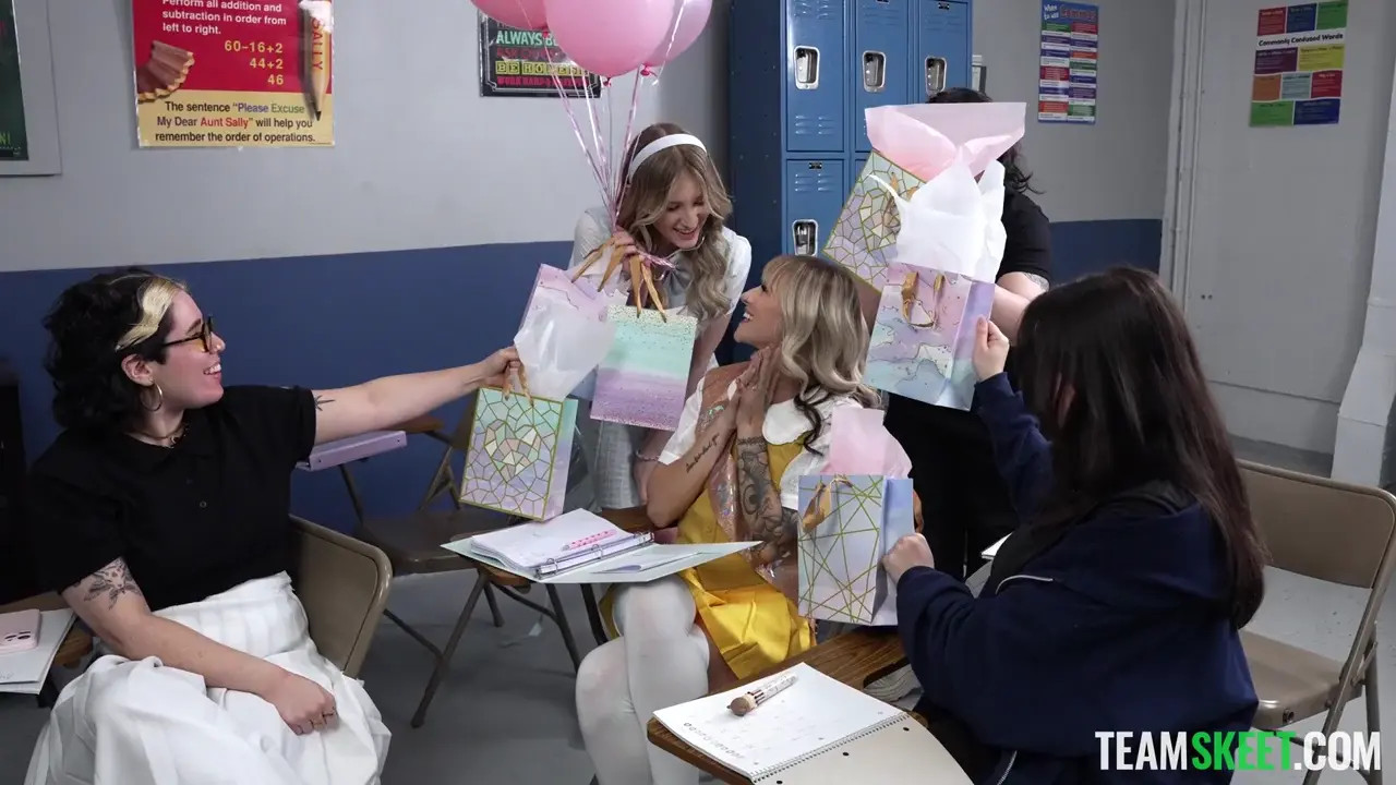 Katee V - The Shoolgirls Present Is The Principals Hard Cock 14 02 2025 - Watch Latest Porn Video at ePornHome.com for Free.