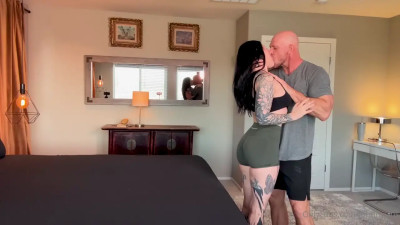 Mag Num - All Natural Goth Girl Skips Gym