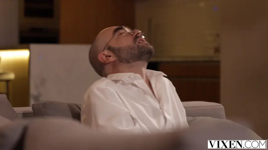 Long Con 1 - Watch Latest Porn Video at ePornHome.com for Free.