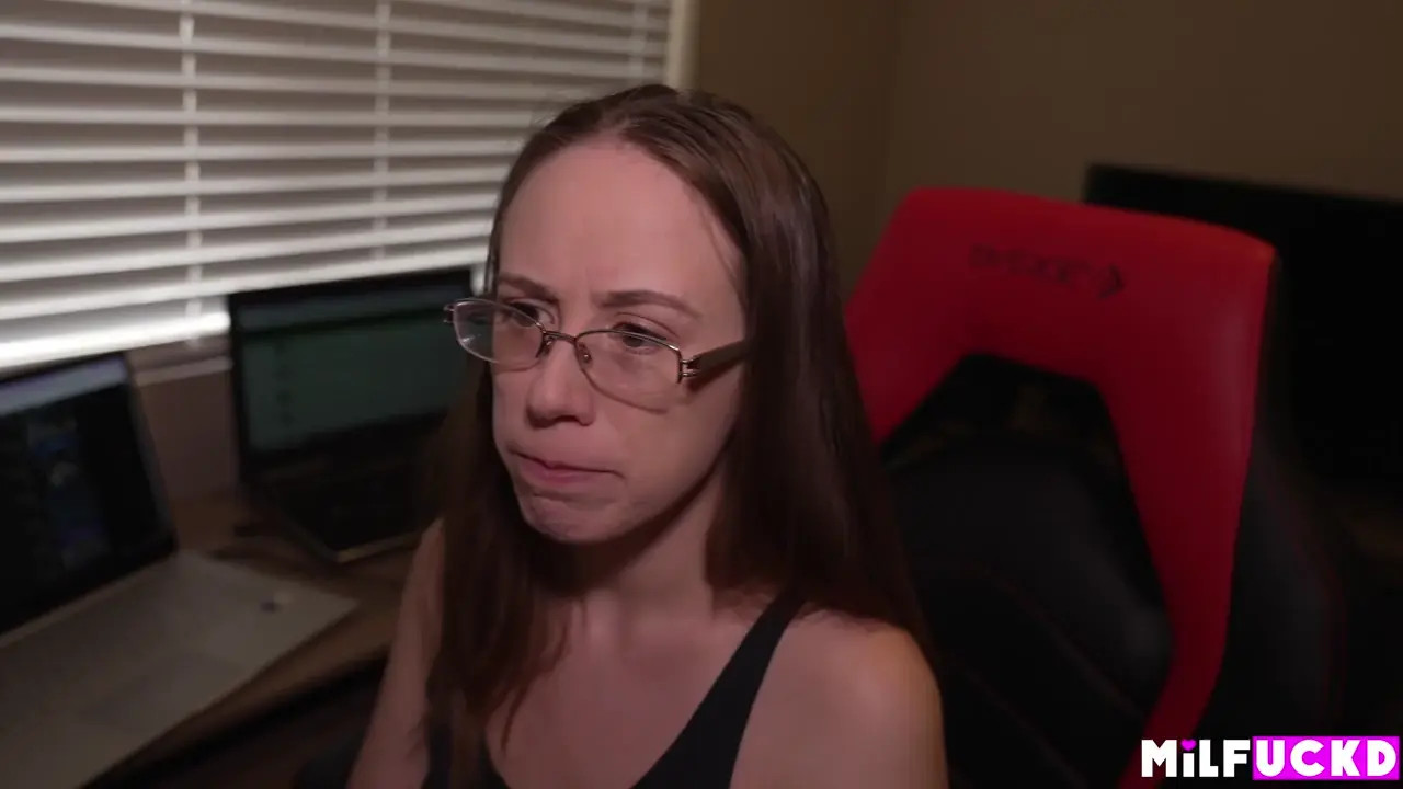 Jackie Hoff - Gamers Meet Up In The Real World For The First Time E04 - Watch Latest Porn Video at ePornHome.com for Free.