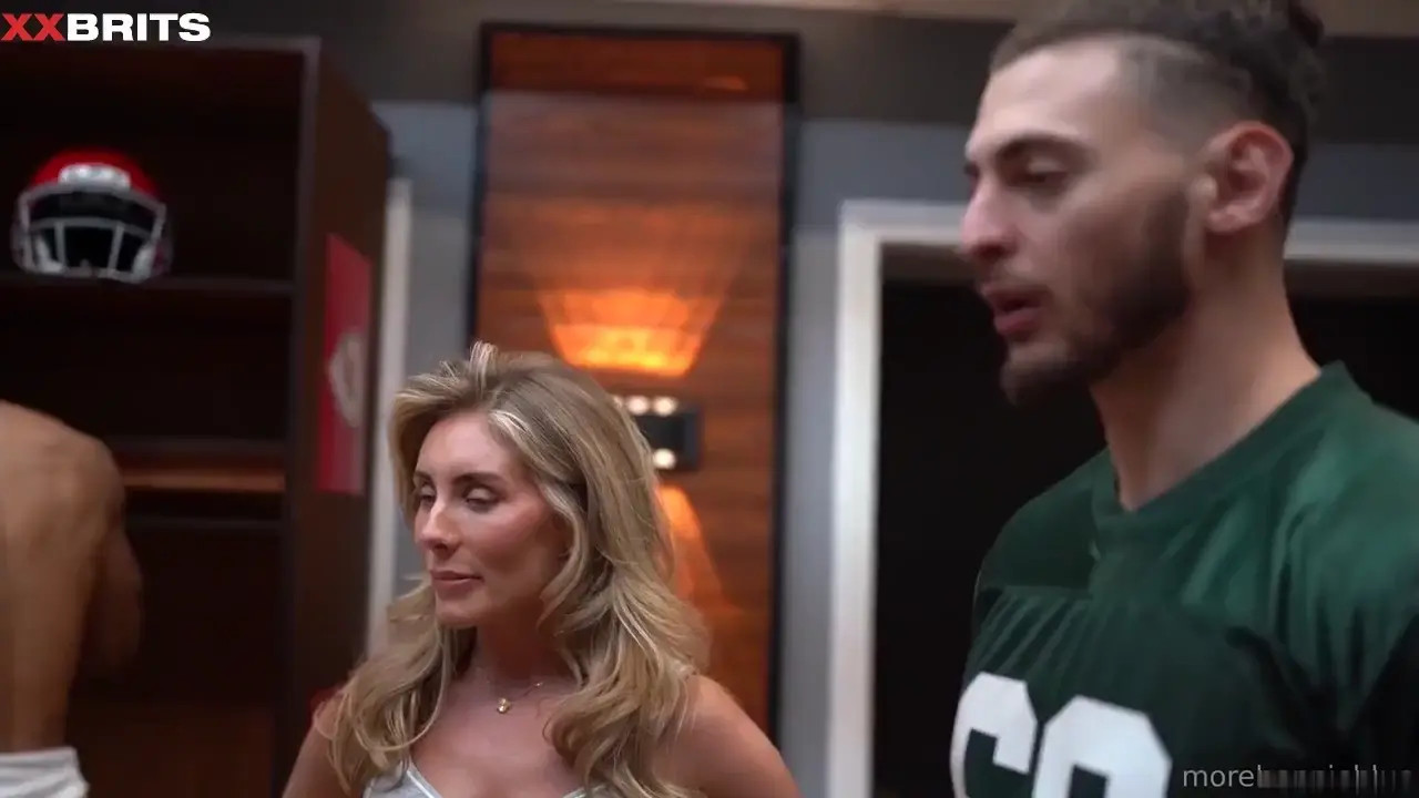 Bonnie Blue - British Cumslut Fucking 10 NFL Player Gangbang - Watch Latest Porn Video at ePornHome.com for Free.