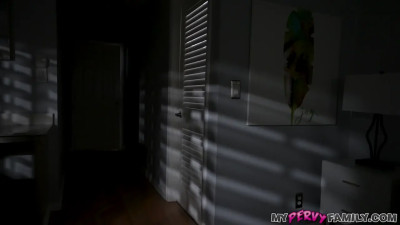 Nikki Nicole - Sharing The Shower 26 04 2025