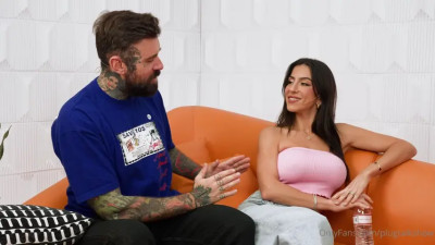OnlyFans - Agatha Vega, Lena The Plug - Threesome From PlugTalk