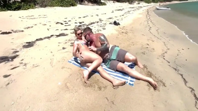 Sweet Vickie - Public Sex In The Virgin Islands