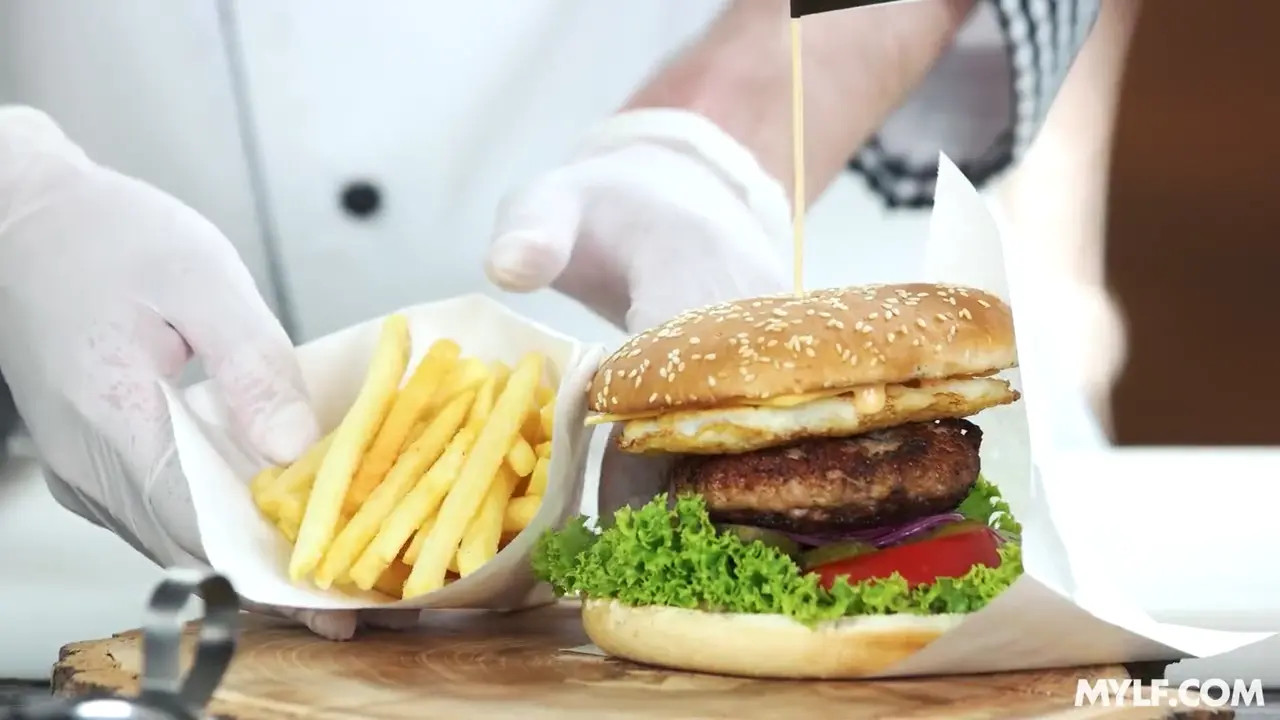 Elizabeth Romanova - Do You Like Watching Mommy Suck Your Dick On Camera? 06 04 2025 - Watch Latest Porn Video at ePornHome.com for Free.