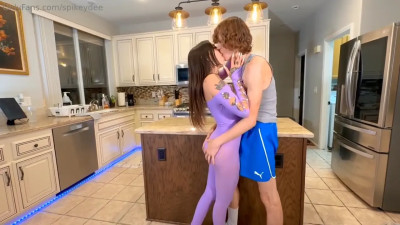 Anna Chambers - Fucking Hot Stepmom In The Kitchen