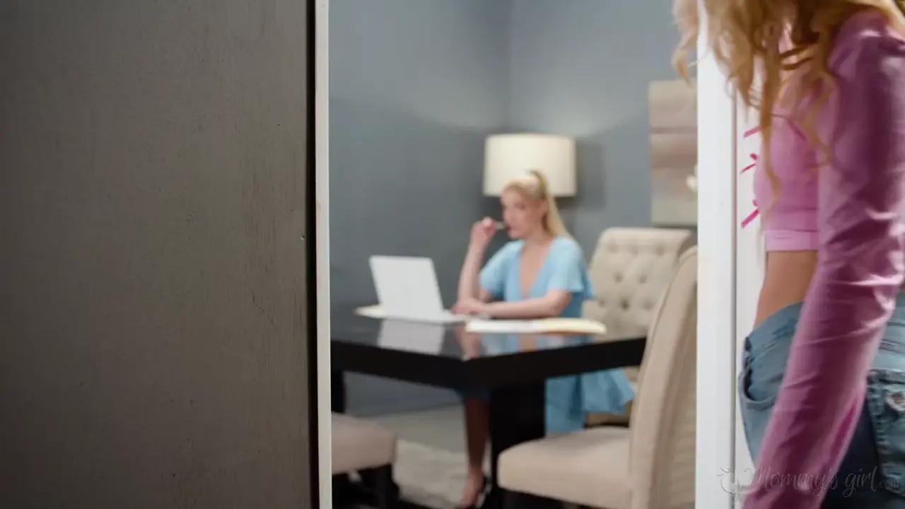 Charlotte Stokely, Khloe Kingsley - Eating Out For Dinner 2025 06 28 - Watch Latest Porn Video at ePornHome.com for Free.