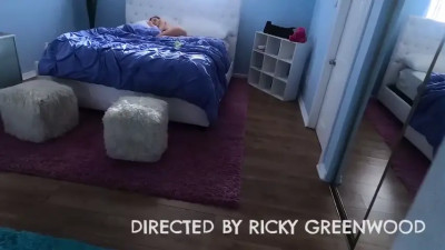 Penny Barber, Vanna Bardot - A Day In The Life Part 1