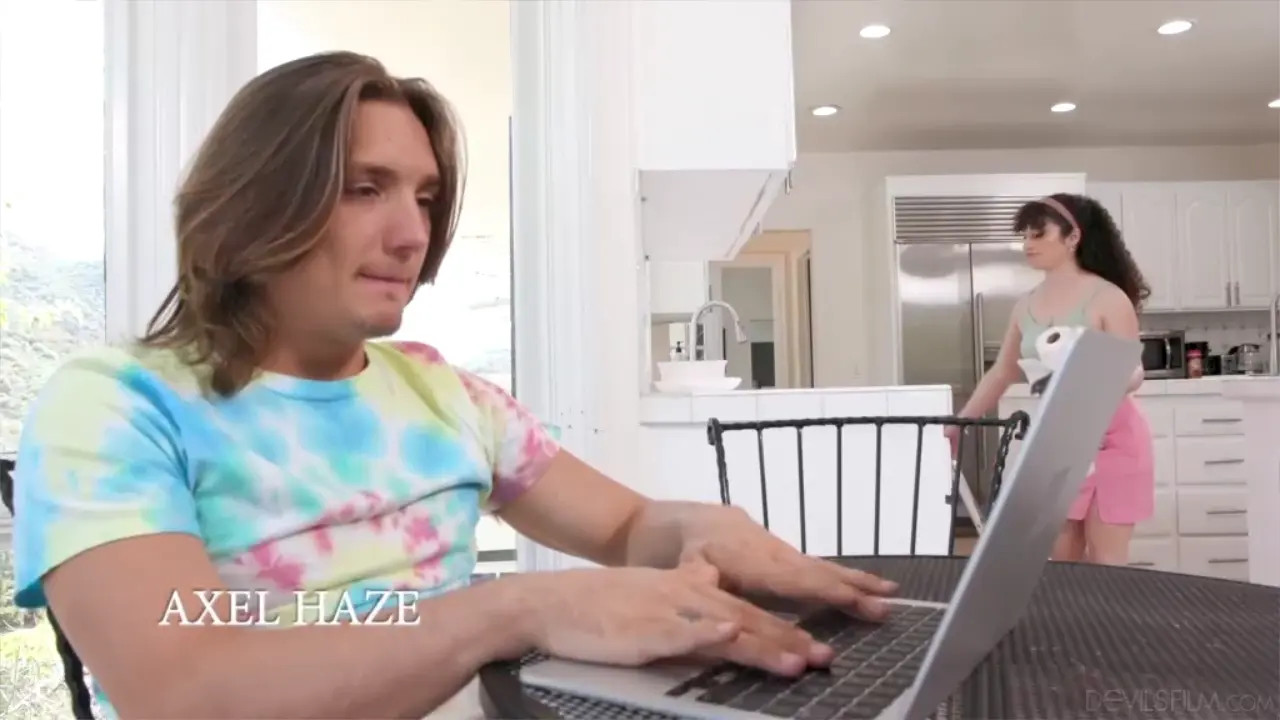 Pixie Smalls - Things Are Looking Up(skirt)! 11 07 2025 - Watch Latest Porn Video at ePornHome.com for Free.