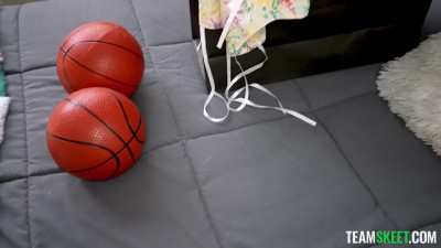 Raee Ripley - No Clothes At All 2025 07 25