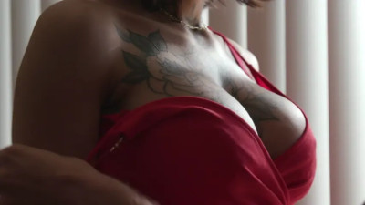 Ravyn Alexa - MILF Next Door