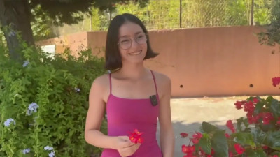 JacquieEtMichelTV Penelope 19 Years Old Cosmetics Sales Woman In Paris 11 08 2025