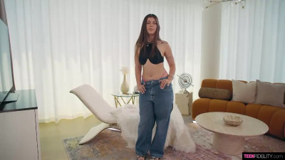 Lily Winters - Winter Is Cumming E687 12 08 2025