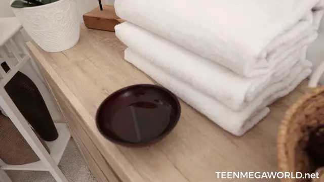 Eveline Angel - Brunette On The Table 21 08 2025 - Watch Latest Porn Video at ePornHome.com for Free.