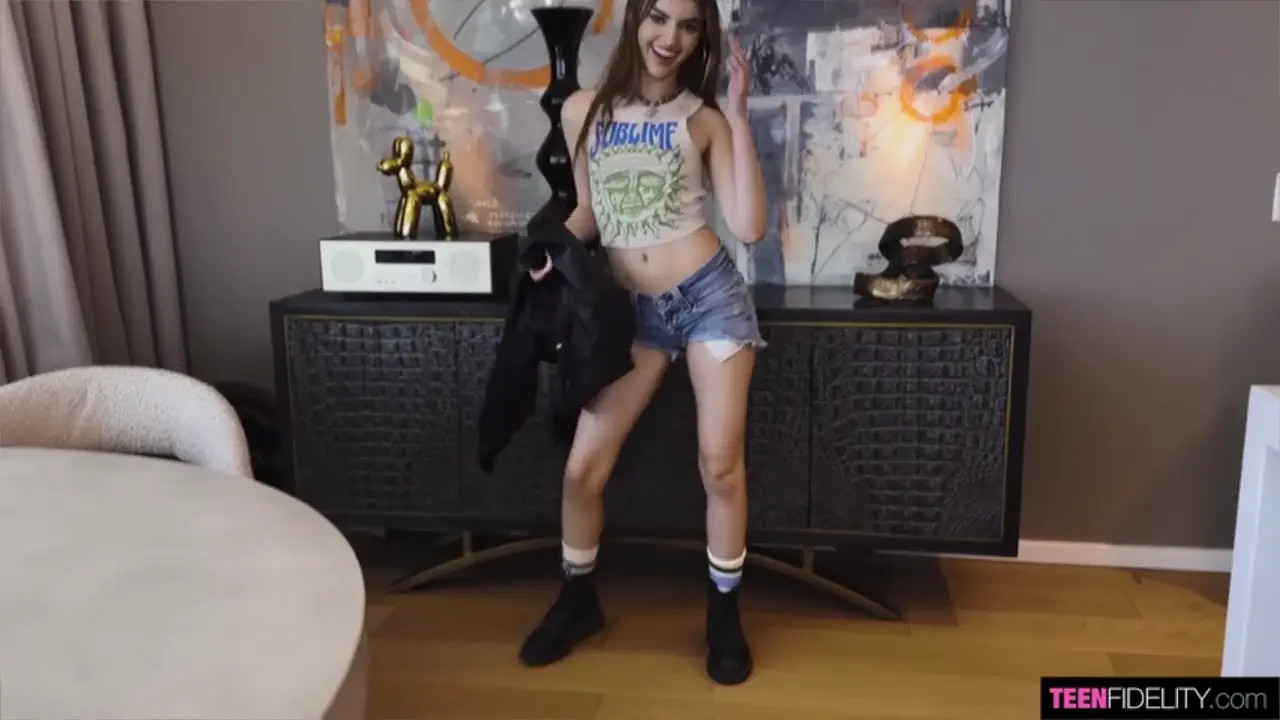 Julia James - California Queen E688 19 08 2025 - Watch Latest Porn Video at ePornHome.com for Free.