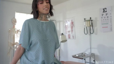 Casey Calvert, Yhivi, Ravyn Alexa - Doctors Gaping Orders 2025 08 29