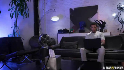 River Lynn - Boldly Seeks Out New Pleasures 05 09 2025