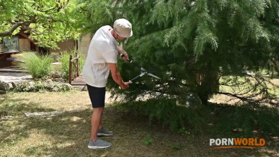 Lia Lin, Vanessa Alessia - Brunette Hotties Lia Lin And Vanessa Alessia Share The Gardeners Cock 06 09 2025