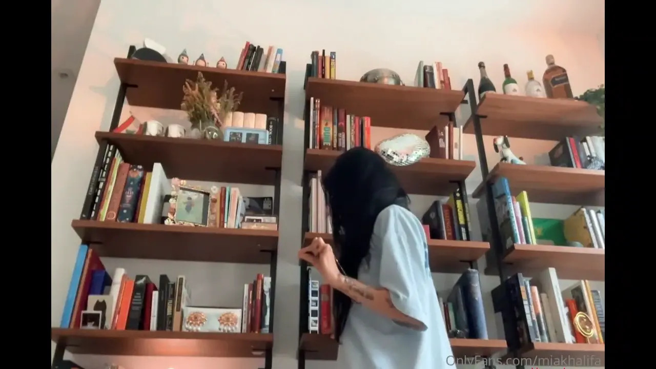 Mia Khalifa - Full Nude - Watch Latest Porn Video at ePornHome.com for Free.