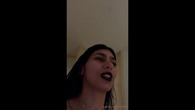 Mia Khalifa - Live