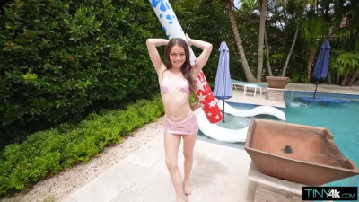Kylie Quinn - Poolside Tease 25 09 2025
