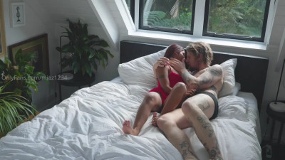 OnlyFans Miaz - Gets Creampied On Bed