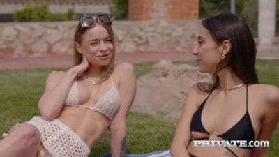 Alexa Flexy, Amalia Davis, Fanta Sie, Eva Generosi - Alexa Flexy, Amalia Davis, Fanta Sie And Eva Generosi Have No Limits 19 10 2025